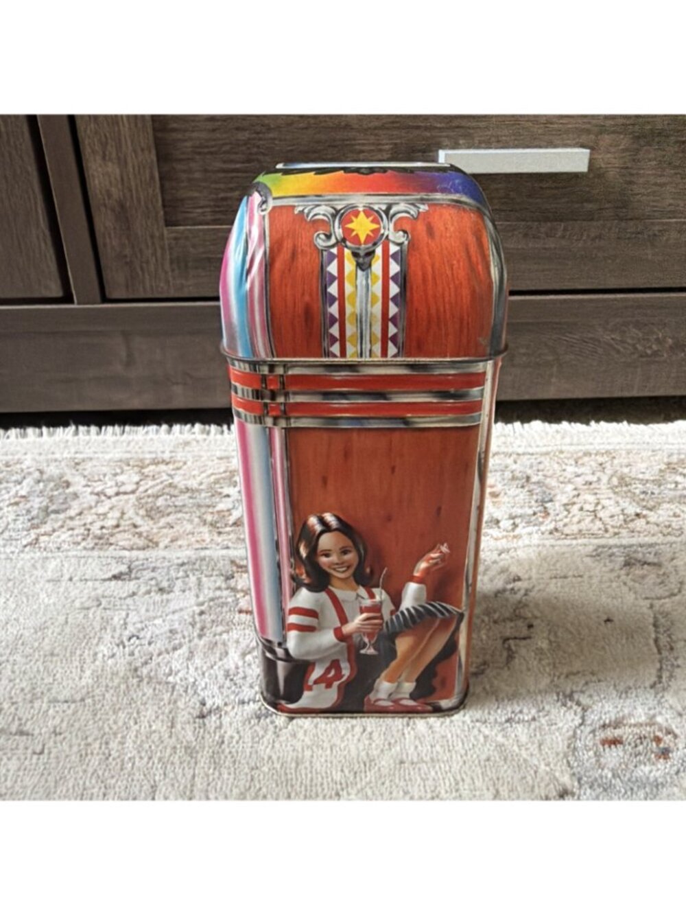 Vintage Churchill Jukebox Tin Embossed Money Box English Toffees - Picture 4 of 7